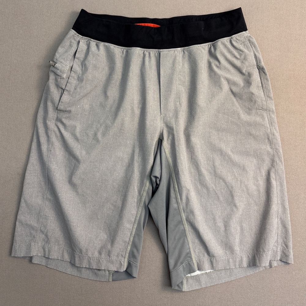 Lululemon Mens Gray Athletic Training Shorts Black Waistband 9 Inch Inseam